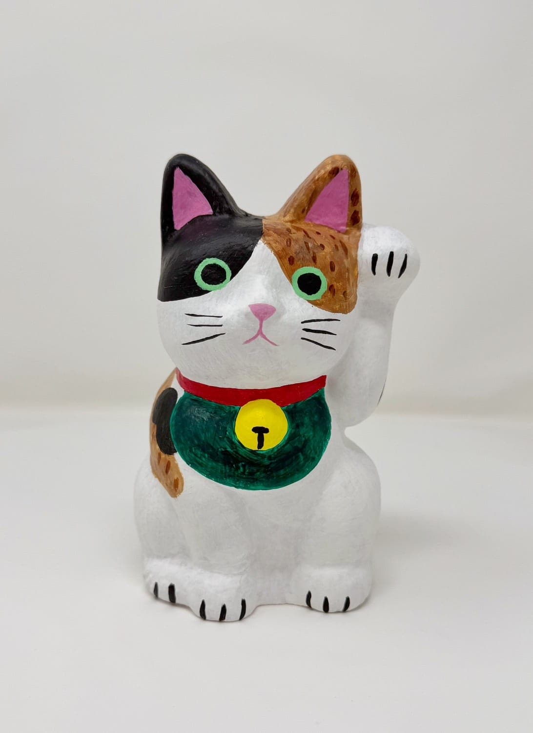 Paws Up for Luck! Meet the Maneki Neko