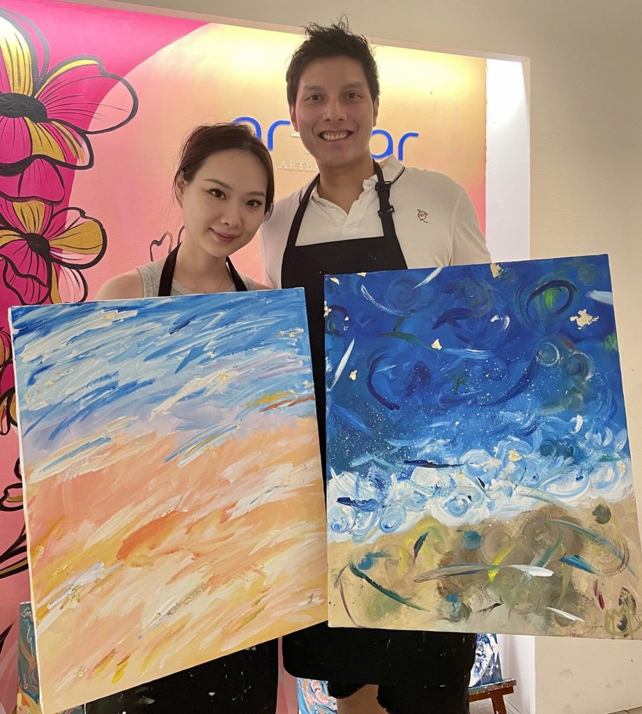 絵画。原画☆キャンバスF20【子猫たちのソファーでの幸せな瞬間
