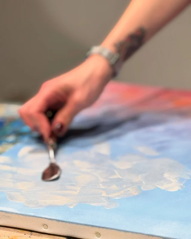 平日仕事終わりの過ごし方、こんな感じでどう？😌🍷🎨

POV: Your mid-week after work reset looks like this 😌🍷🎨

#artbartokyo #tokyoandaroundtokyo #tokyoartsandculture #tokyoevents #tokyopaintandsip #アートバー東京 #お仕事終わりに #平日 #休日